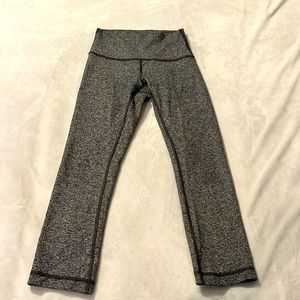 Lululemon Leggings: size 2, 23”, wonderunders